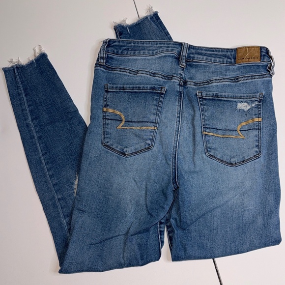 American Eagle Super Hi-Rise Jegging — Women’s Size 8 (Medium Wash, Distressed) - Picture 7 of 7